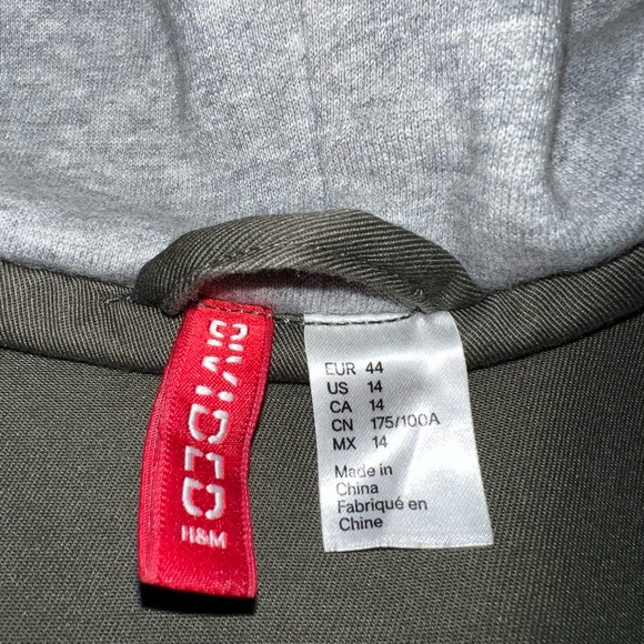 H&M - Canvas olive jacket with grey hoodie and grey sleeves EUC - Picture 2 of 5